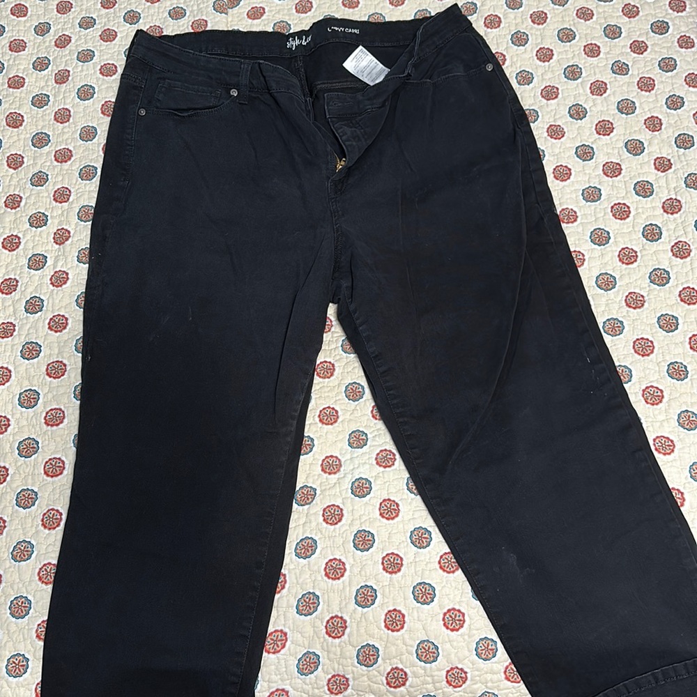 Style and Co black jean curvy Capri size 18